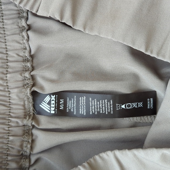 Shorts - Picture 4 of 4